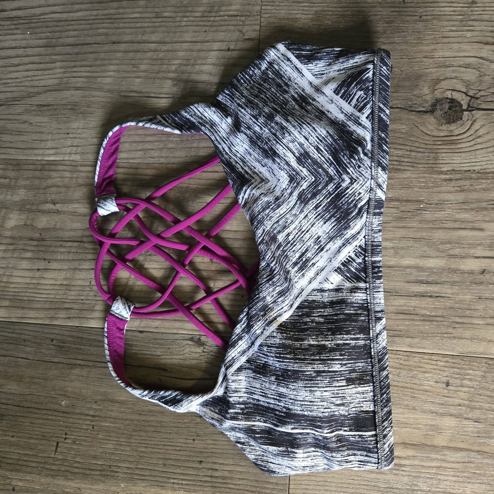 Black and White Strappy Sports Bra